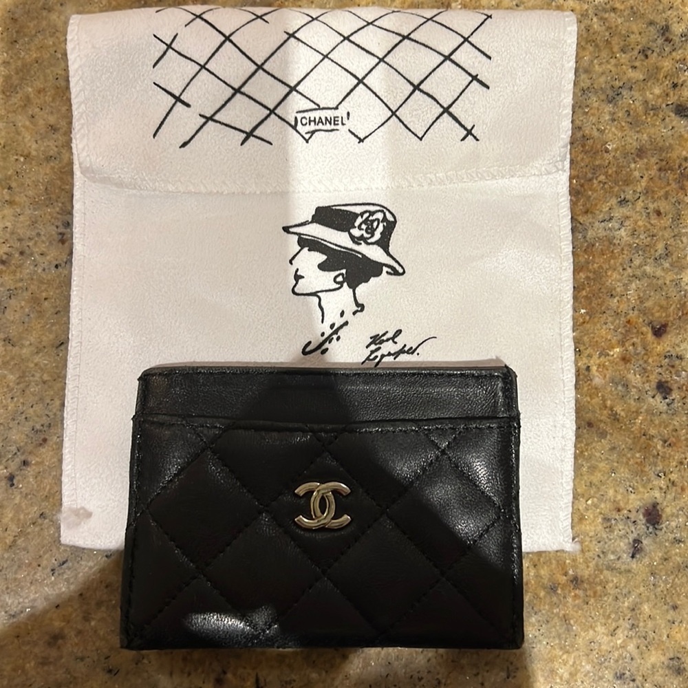 Chanel ST card holder